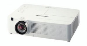 Videoproiettore a marchio Panasonic, professionale, di colore bianco